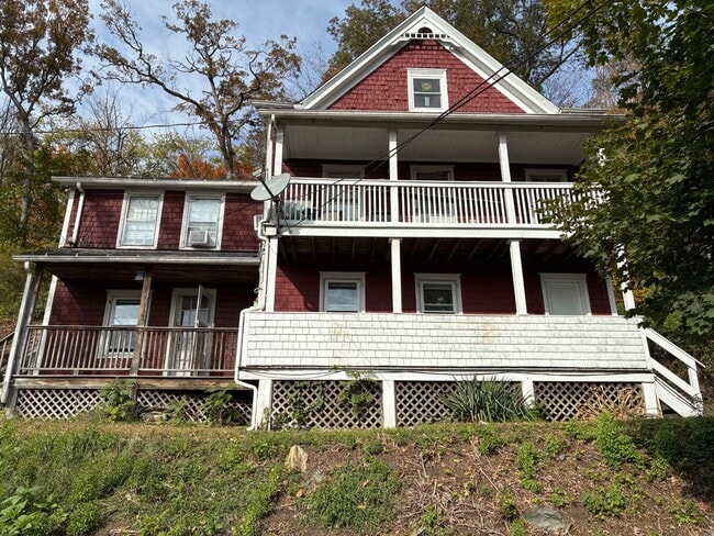 Photo - 13 Maple Ave