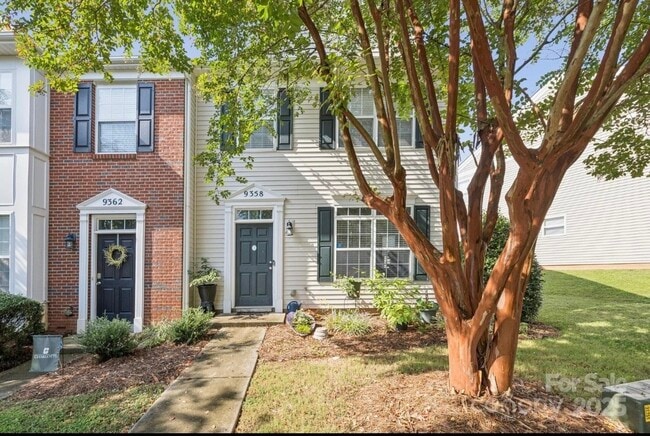 Photo - 9358 Greenheather Dr