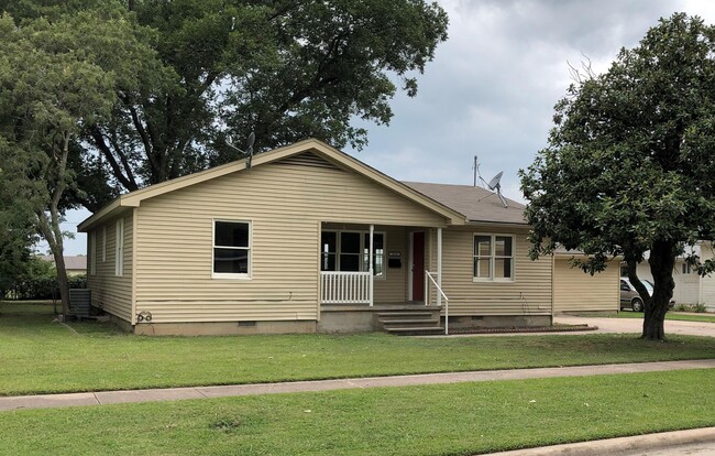Building Photo - 1233 N Wyandotte Ave Rental
