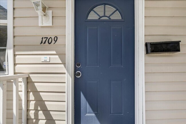 1709 Le Grand St Unit 1709 Legrand Street