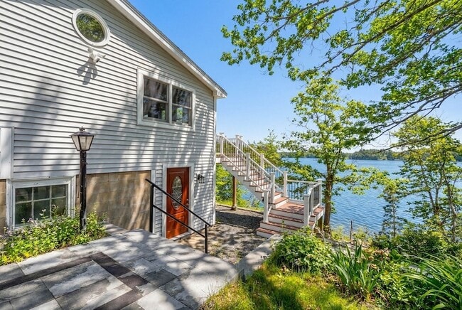 185 Sandy Beach Rd