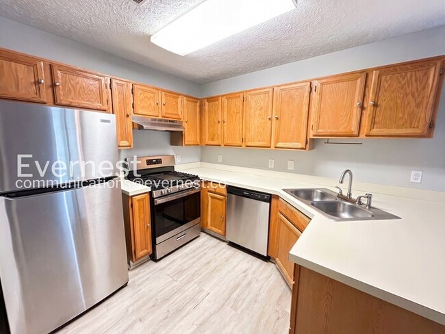 Photo - 1336 Yorkshire Ln
