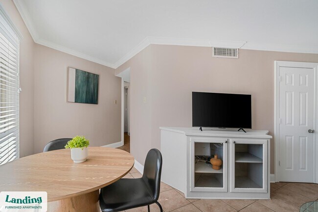 Photo - 1925 N 3rd St Unidad 305.1405982