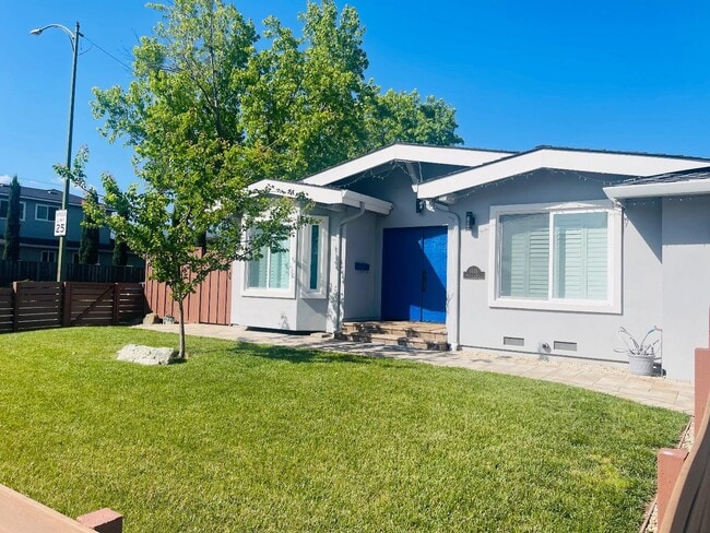 Photo - 3495 Meridian Ave