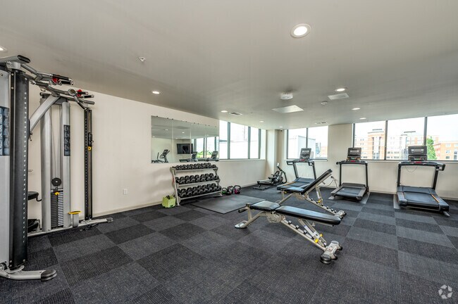 24/7 Fitness Center