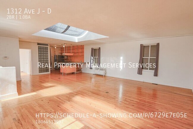 Nice, Large Loft Located Downtown with 2 B... - Nice, Large Loft Located Downtown with 2 B... Unit D