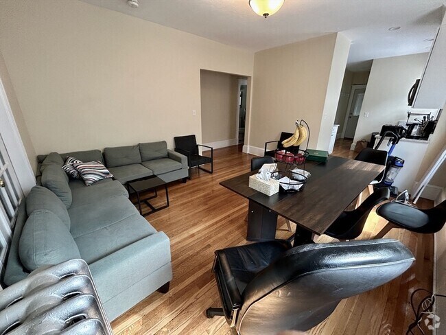 Building Photo - 303 Tappan St Unit 3 Rental