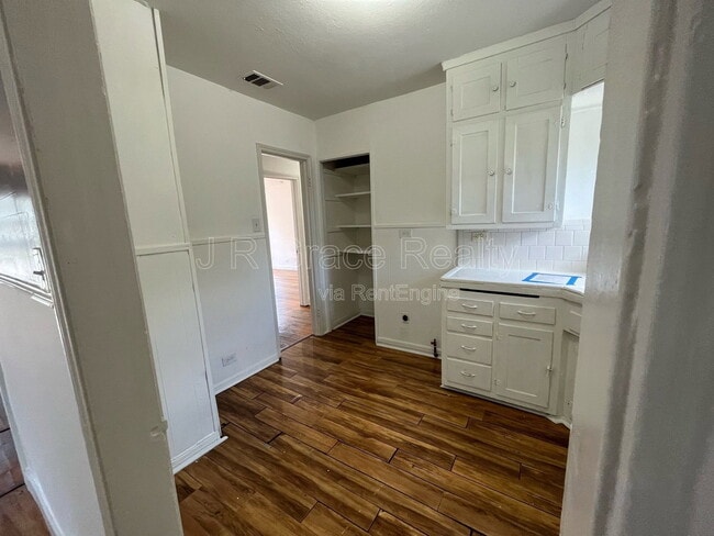 Photo - 2805 Mitchell Ave