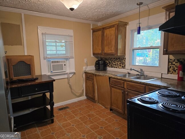 Photo - 3220 Memorial Dr