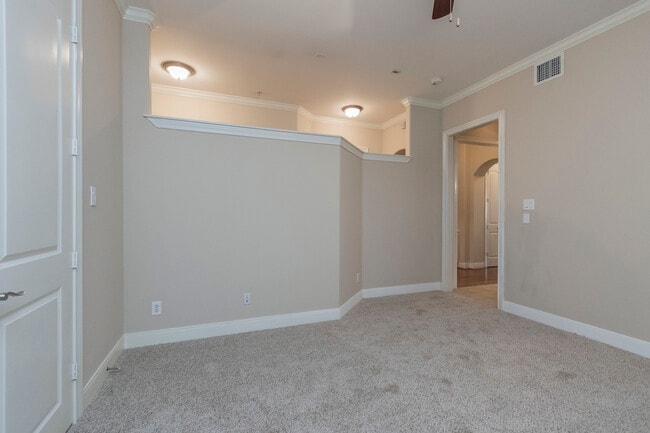 Photo - Memorial Park Mid-Rise