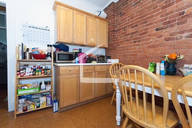 Photo - Nice, Affordable Brighton 5 Bed/2 Bath right off Beacon St for 9/1.  NO BROKER FEE!!!