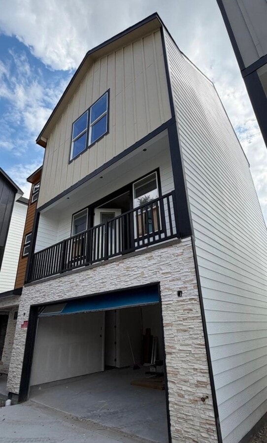 Photo - 2711 Berry St