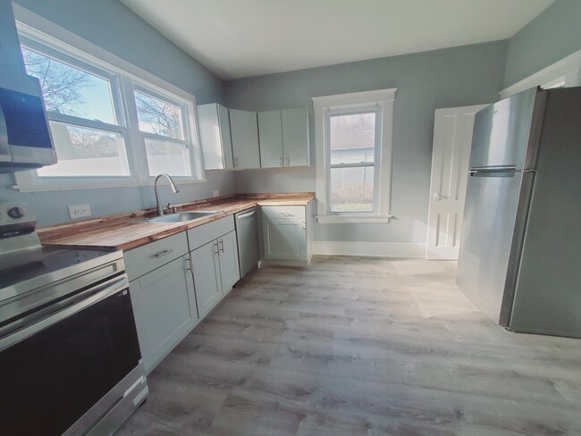 Building Photo - 44 Sinawoy Rd Unit 1