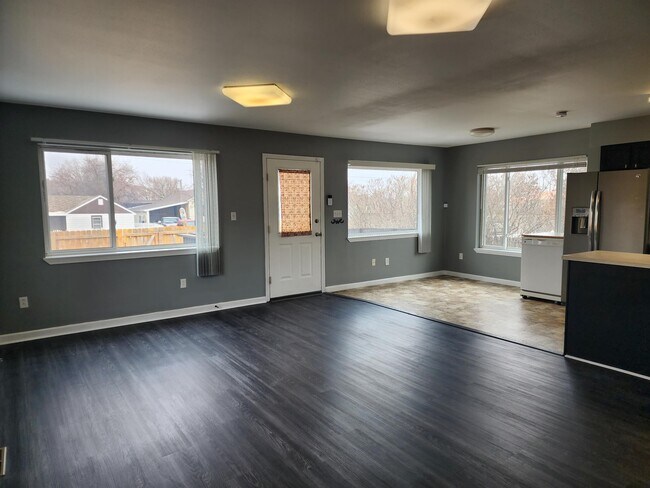 Photo - 1320 4th Ave NW