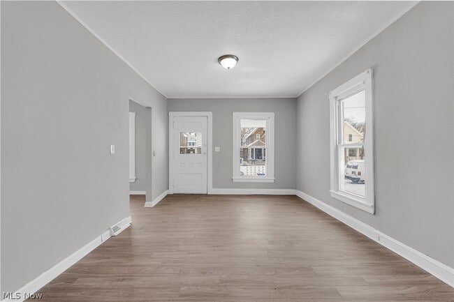 Photo - 3877 W 31st St