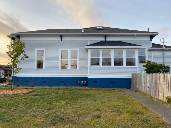 Photo - 1655 J St Unit 1