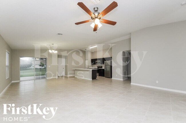 Photo - 797 SW Hillsboro Cir