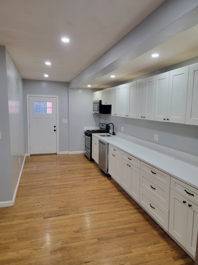 Building Photo - 30 Glenhill Rd Rental