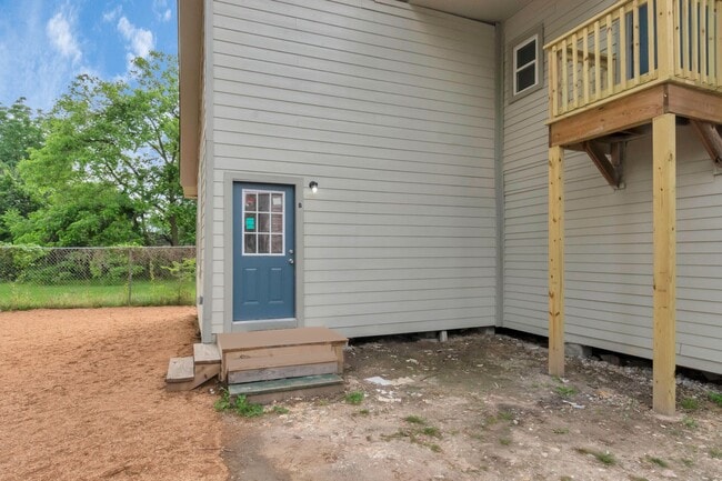 Photo - 211 Stiles St