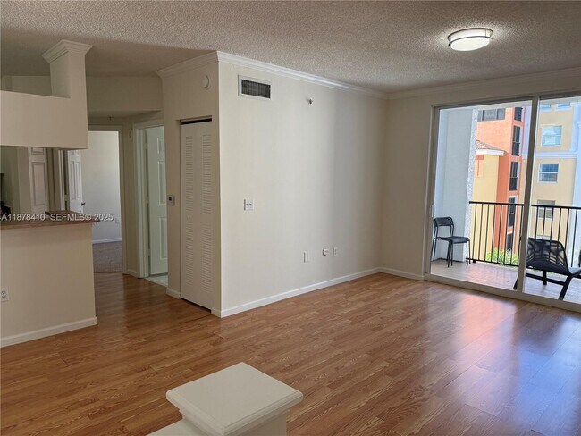 Building Photo - 17150 N Bay Rd Unit 2717