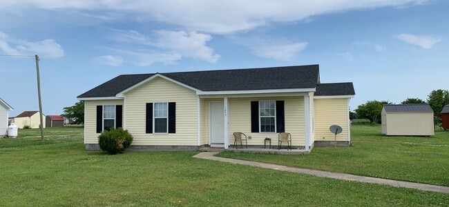 Photo - Quiet Living close to the City!