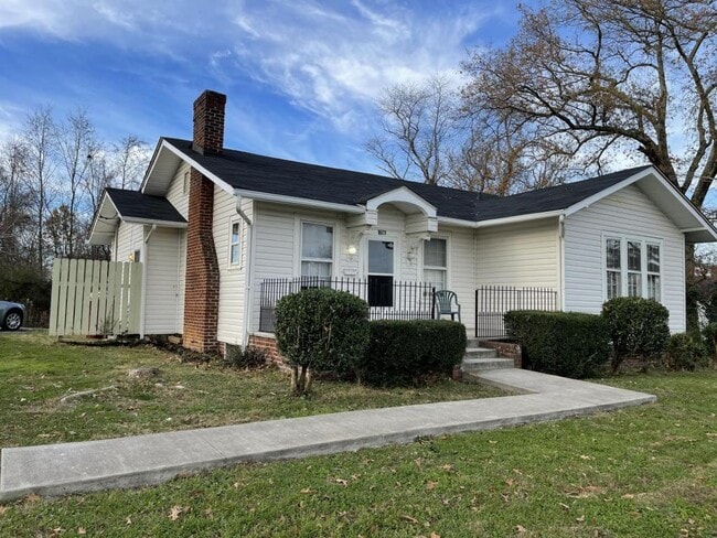 Photo - 1601 E Unaka Ave