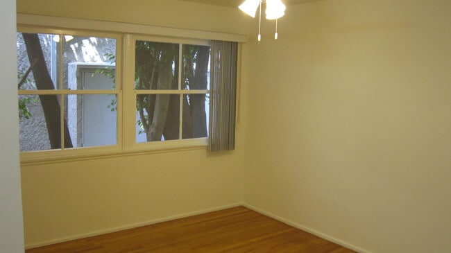 Photo - 1958 1/2 S Beverly Glen Blvd Unidad 1960.5