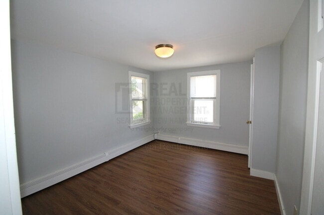 Building Photo - 11 Maple St Unit B