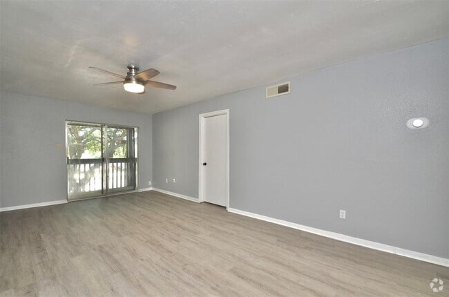 Building Photo - 1516 Bay Area Blvd Unit C6 Rental