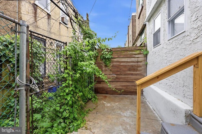 Photo - 2821 N Stillman St