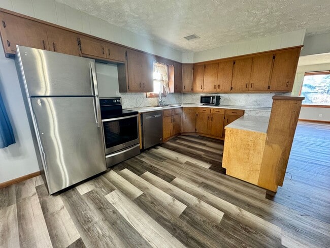 Photo - 4 bed, 2 bath acreage in Pickrell area