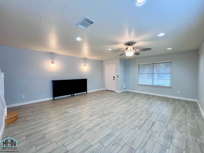 Photo - 4 - Bedroom 2.5 - Bath 2 Storey Home, The Epitome of Modern Living Combined with Timeless Charm!