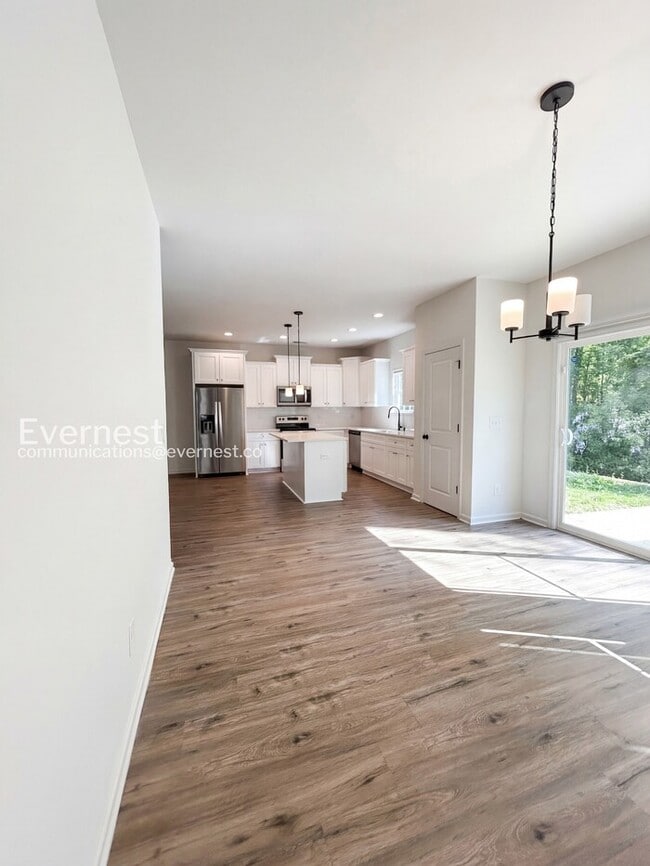 Photo - 133 Stilwell Oaks Cir