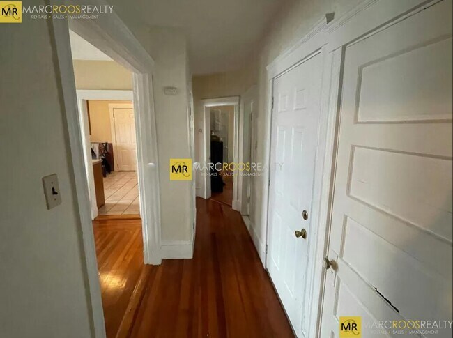 Photo - 49 Conwell Ave Unit 2