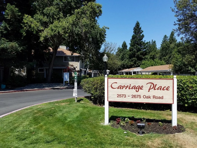 Building Photo - 2625 Oak Rd Unit c