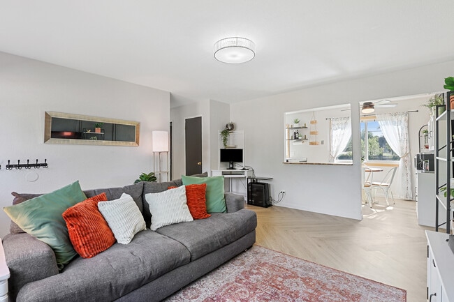 Photo - 2120 Rena Pl