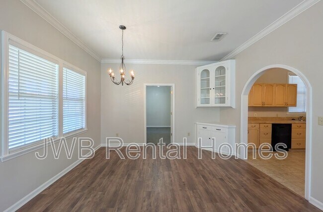 Photo - 4445 Irvington Ave