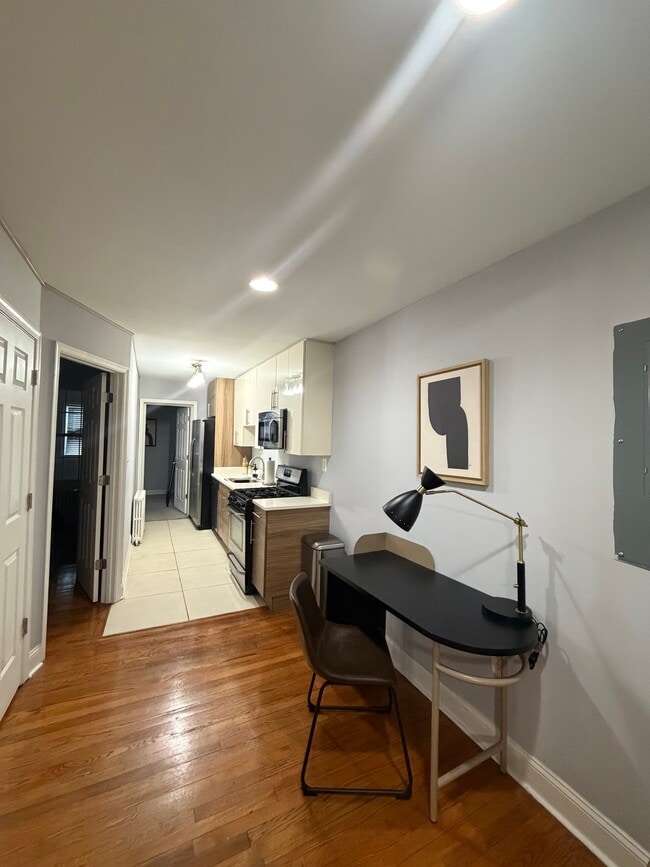 Photo - 1647 Holbrook St NE Unit 3