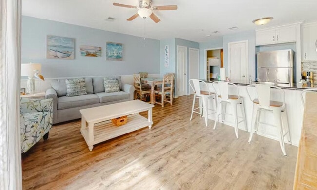 Photo - 572 E Beach Blvd Unidad ID1372727P