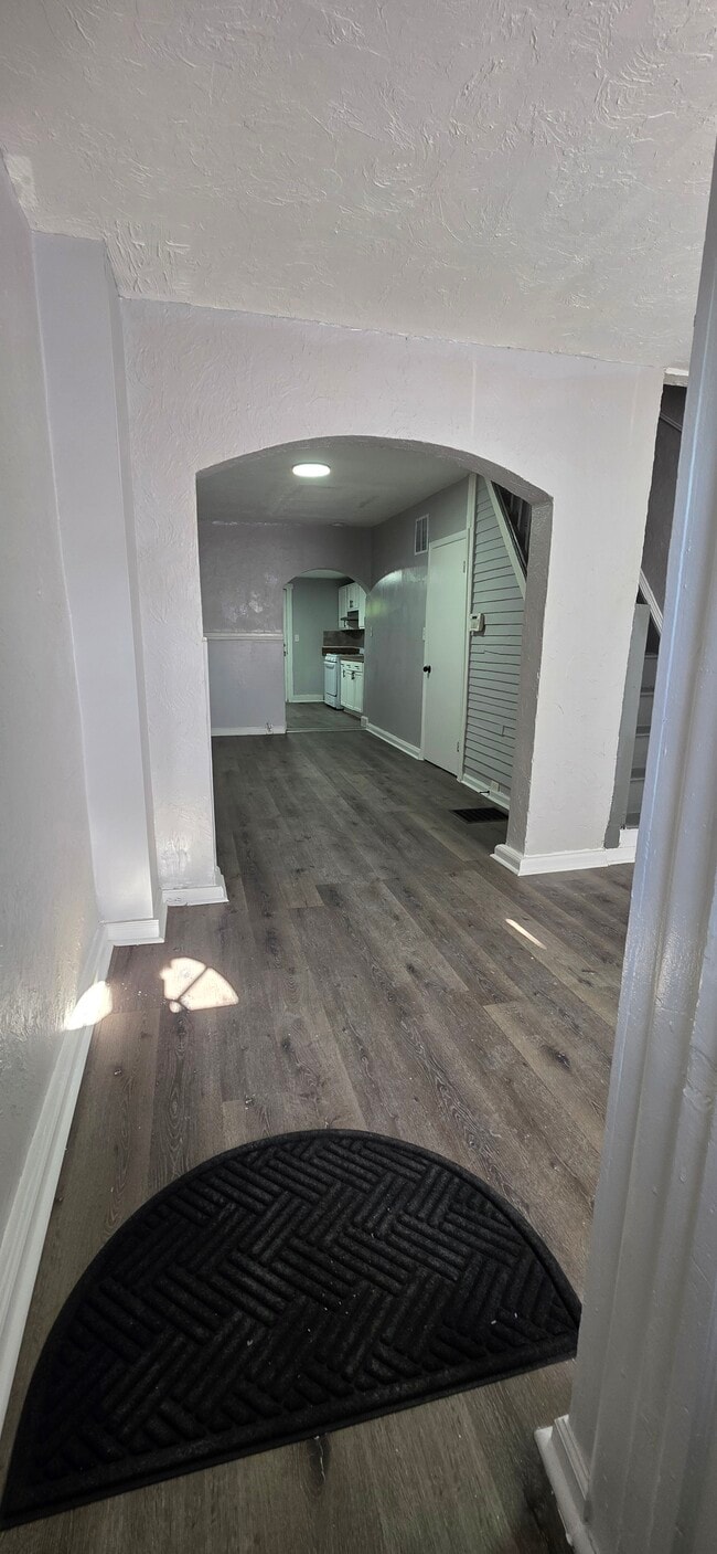 Photo - 102 N Janney St