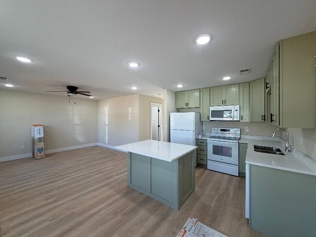 Photo - 807 Hillcrest Dr