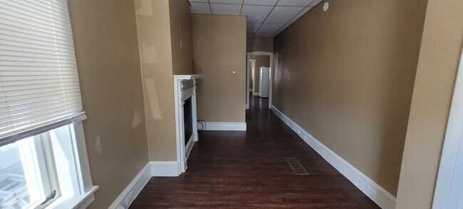 Photo - 84 E Franklin St Unidad 1st floor