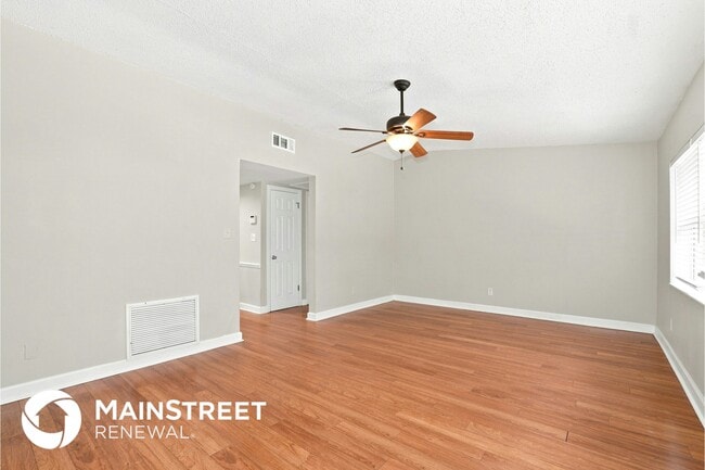 Photo - 135 N Lakewood Cir
