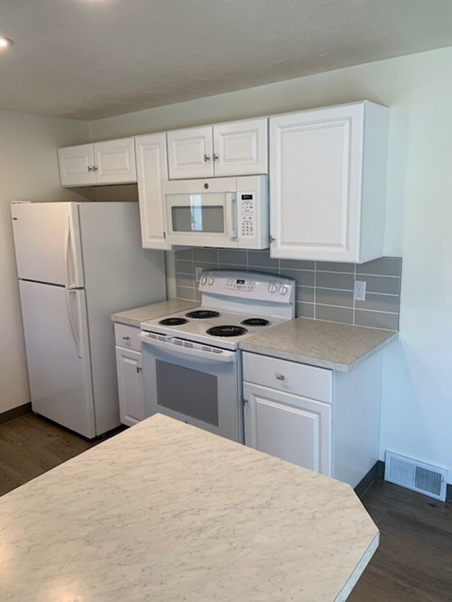 Photo - Beautifully Updated 3 Bedroom 1 Bath Home ...