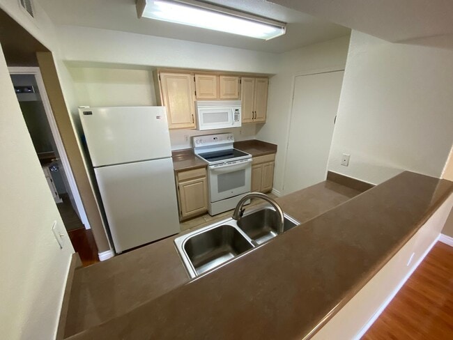 Photo - 555 E Silverado Ranch Blvd Unit 555 Silverado Ranch #2006