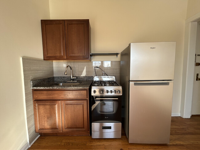 Photo - 2712 N Milwaukee Ave Apartments Unit 302