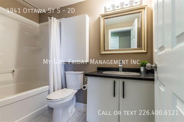 Photo - 1941 Ottawa St S