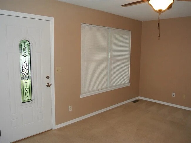 Photo - 905 Crestview Ln