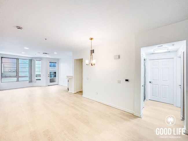 Photo - 1465 C St Unit 3414