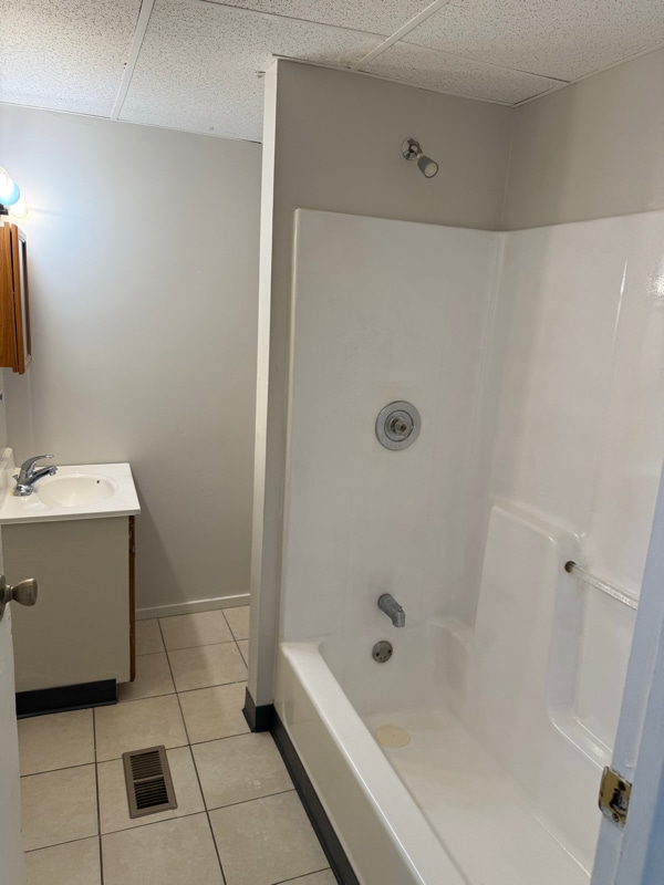 Photo - 505 6th St NE Unit downstairs